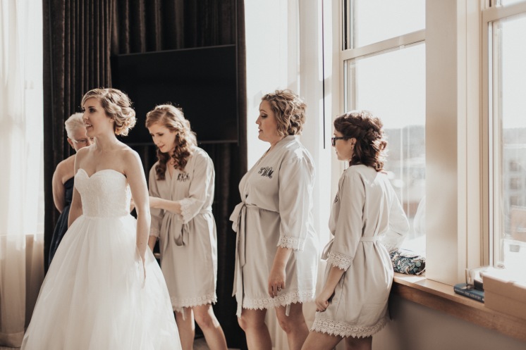 Kentucky Bridal Party Getting Ready